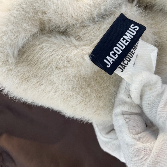 Jacquemus Le Bonnet Neve Beanie Women's Snow Off White - Picture 3 of 7